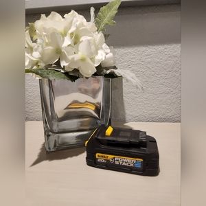 DeWALT DCBP034G 20V MAX* POWERSTACK Oil-Resistant Compact Battery